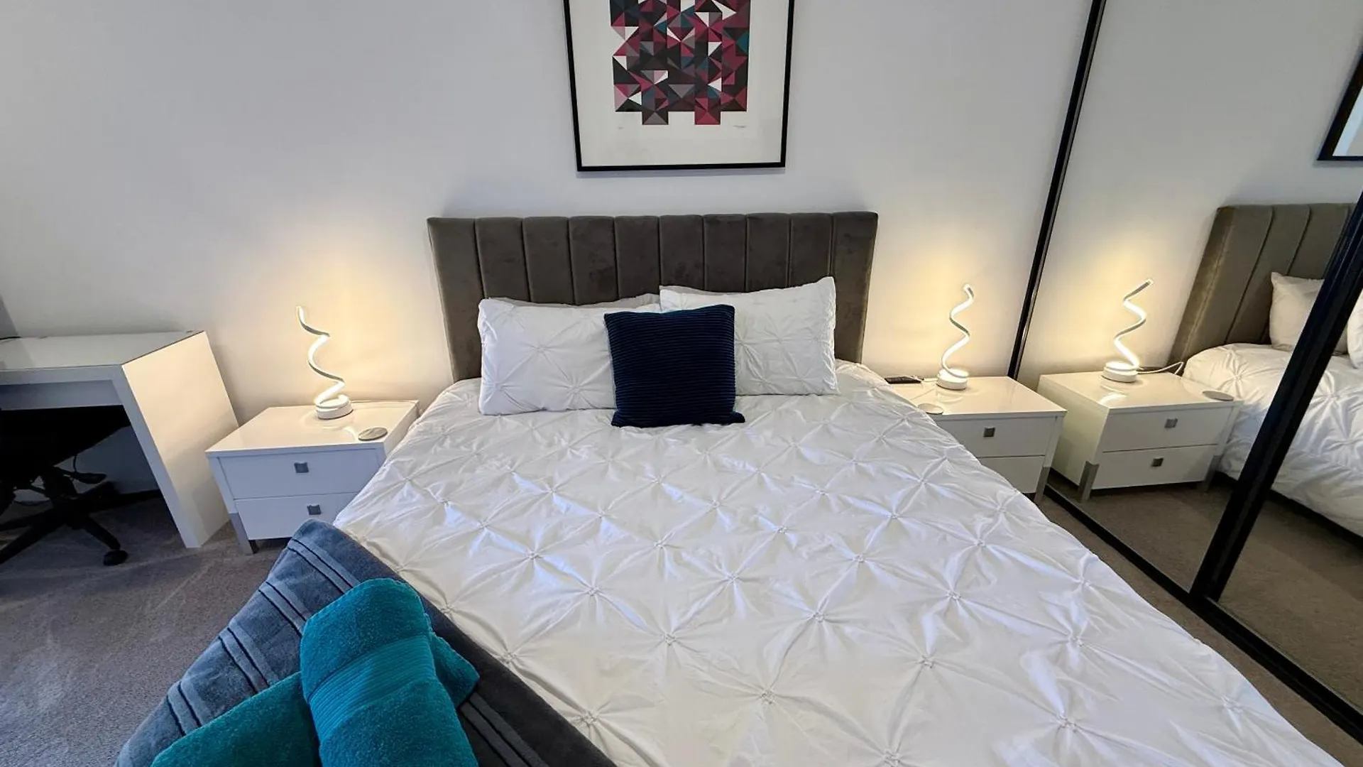Midnight Luxe 1Br 1Bath Apartment 104 In The Heart Of Braddon Pool Sauna Secure Parking Wine Wifi Canberra